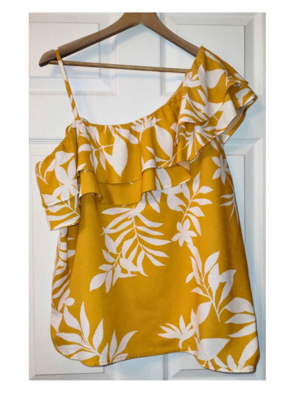 Women's Old Navy Plus Mustard Yellow White Floral Ruffle Blouse (XXL)